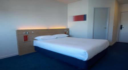 Travelodge South Shore Hotel 3*