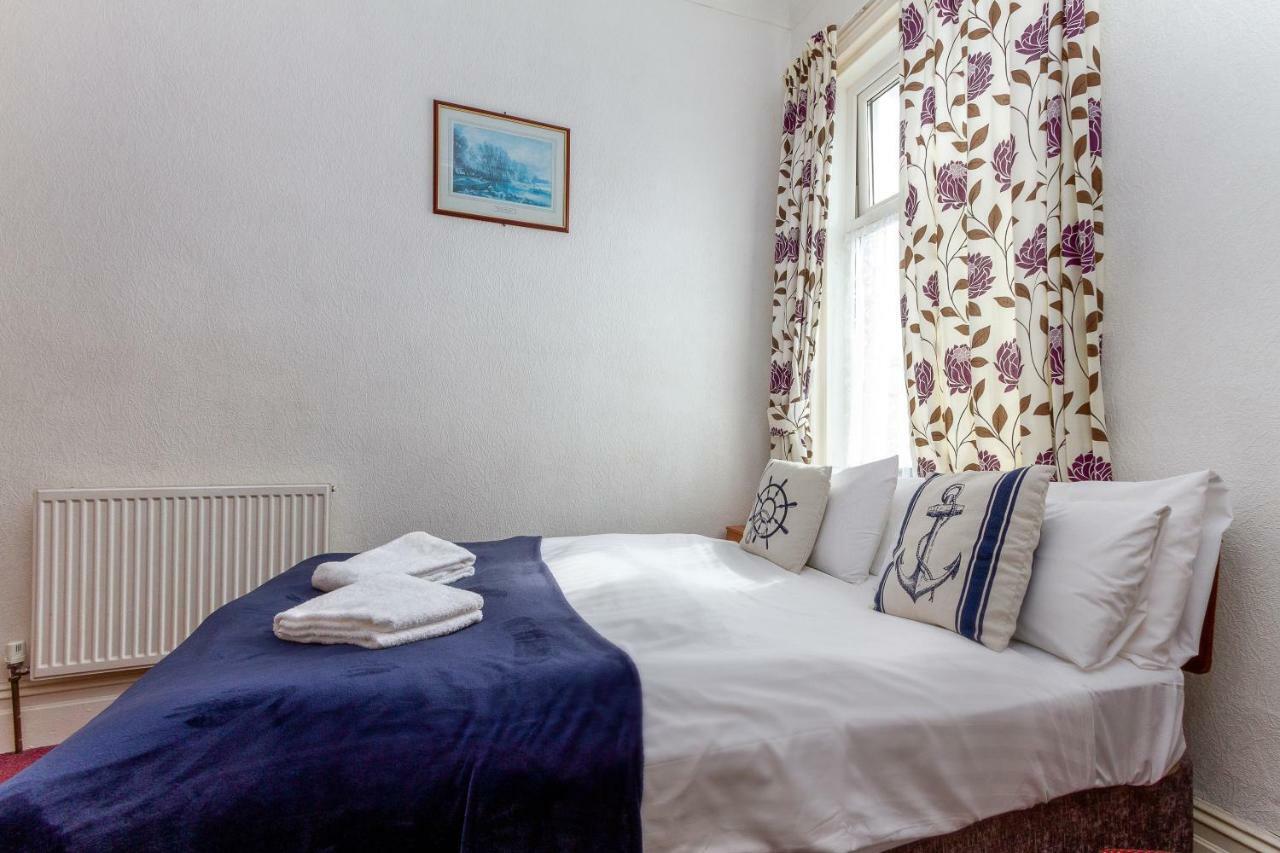 Guest house Keighley House
