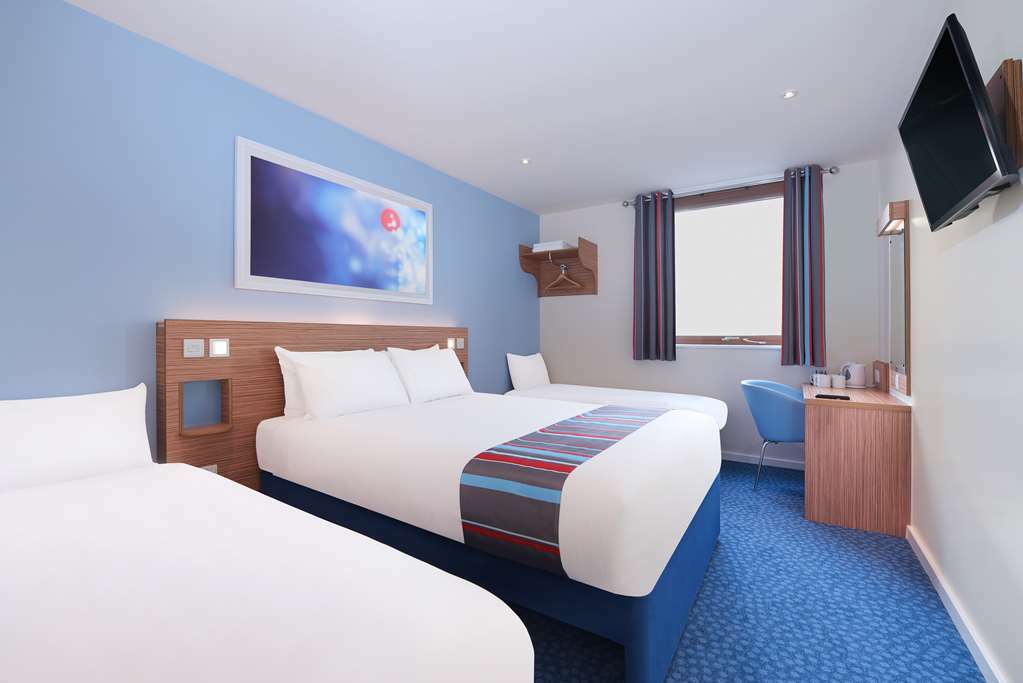 Travelodge South Shore Hotel 3*