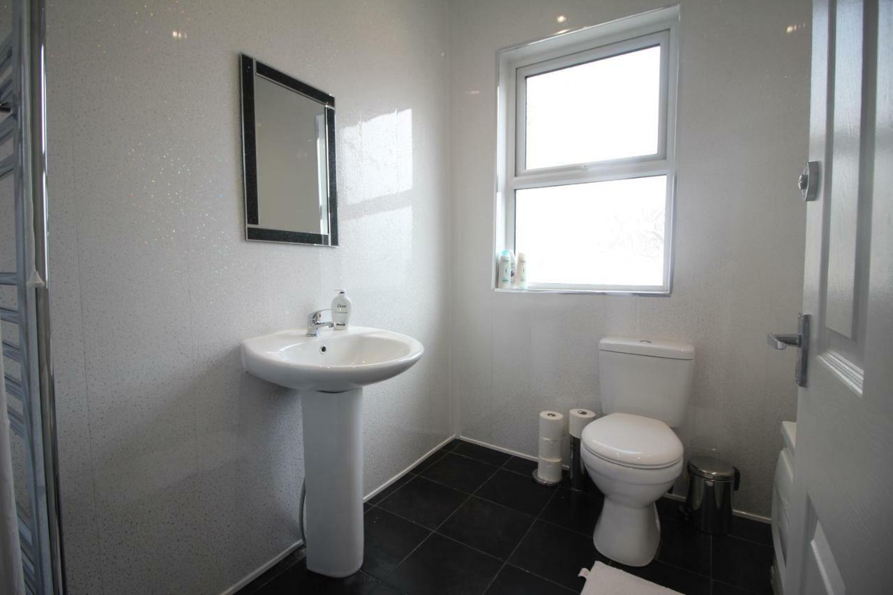 Henthorne Choice - Large - Close To Town Centre * Blackpool