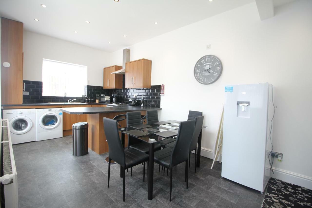 Henthorne Choice - Large - Close To Town Centre Blackpool
