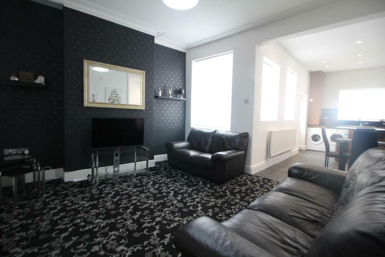 Henthorne Choice - Large - Close To Town Centre Blackpool
