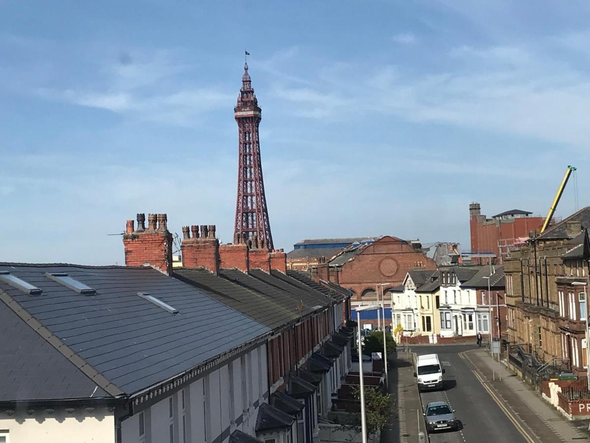 Guest house Victoria House - Self Catering Quiet - Adult Singles And Couples Only Blackpool