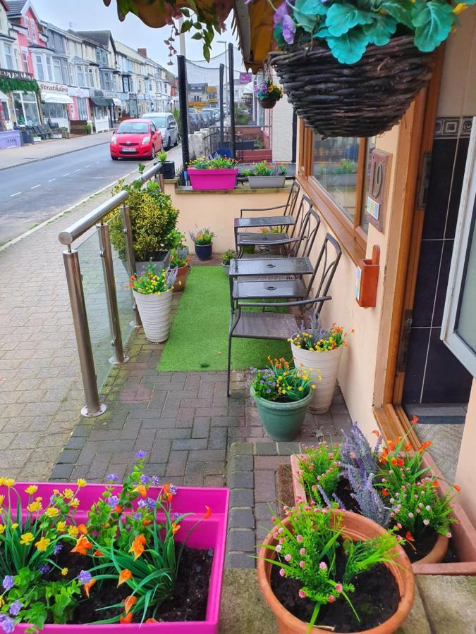 Bed & Breakfast Golden Sands Hotel - St Chad'S Road Blackpool