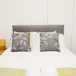 Bridle Lodge Apartments