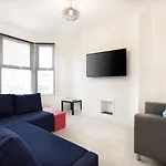 Bingo House Sasco Apartments