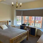 Spacious And Stunning 4 Bed House In Blackpool
