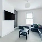 Albert Suites By Sasco Apartments