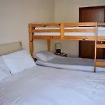 Lyndhurst Hotel