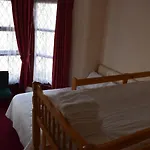 Lyndhurst Hotel