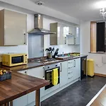 Super Spacious Church Conversion Close To Tower