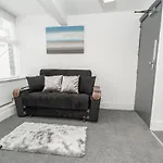 Hull Road Apartments