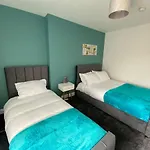Stylish 2 Bed Apartment Sea Front Location Suite 3