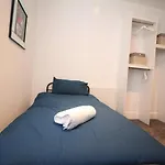 Media Manor - Fully Refurbished In 2022 - Large 6 Bedrooms, 3 Bathrooms Plus Media Games Room