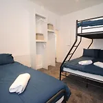 Media Manor - Fully Refurbished In 2022 - Large 6 Bedrooms, 3 Bathrooms Plus Media Games Room