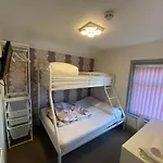 Arnies Hotel