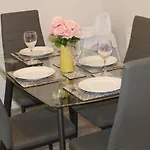 Treetops View - Cheerful & Modern Home In Bispham, Blackpool