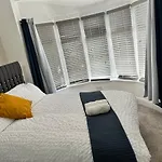 Cosy Family Get-Away 4 Bedrooms 7 Beds 2 Bathrooms