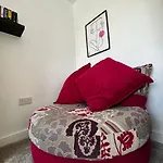 Cosy Family Get-Away 4 Bedrooms 7 Beds 2 Bathrooms