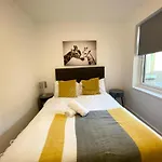 The Central Suite Sasco Apartments
