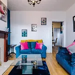 Rosedale Avenue