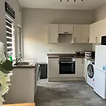 Kim Family Holiday Get-Away 4 Bedrooms 2 Baths