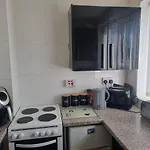 Ascot Apartments - Families & Couples