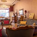 Hotel Lux