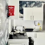 Cosy 1 Bed Budget Apartment Near Blackpool City Centre 2