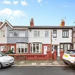 Luxury By The Sea Blackpool\'S Finest Getaway For 8