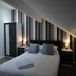 Hotel 33