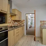 Arnside - Spacious 10-Bedroom Seaside Cottage