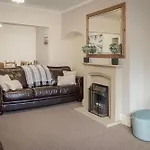 Arnside - Spacious 10-Bedroom Seaside Cottage