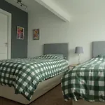 Earthling 1, Apartment
