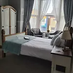 J\'S Mayfair Guest House