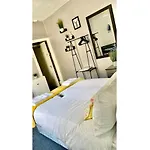 Love Care Apartments, 46 Westmorland Avenue, Blackpool, Fy1 5Pg