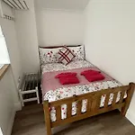 Suli House- Holiday Flats & En-Suite-Families And Couples Only