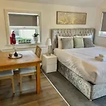Granada Apartments At Pleasure Beach