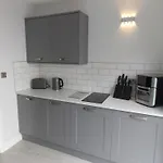Eden Suite Sasco Apartments