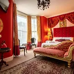 Hotel Rouge