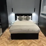 Modern Home Near Blackpool Attractions Sleeps 7