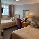 Adelaide House Hotel - Opposite Winter Gardens, Town Centre