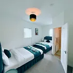Monopoly Holiday Home