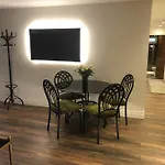 Wayside Lodge