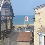 Marlborough Court Holiday Apartments