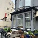 Tres Bon Hotel