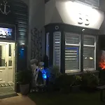 Hotel 33