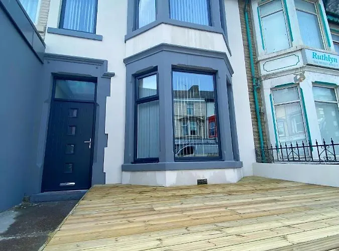 Chelsea Suite Sasco Apartments