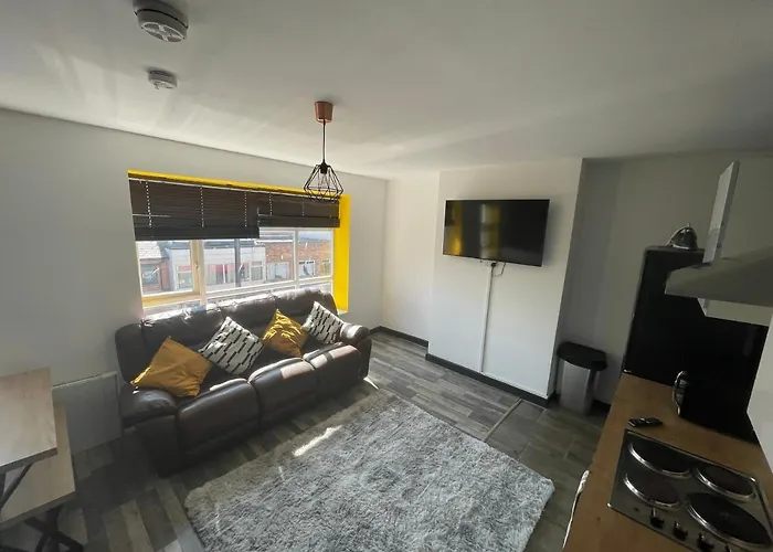 The Willow - Superb Spacious 3 Bed Room Apartment