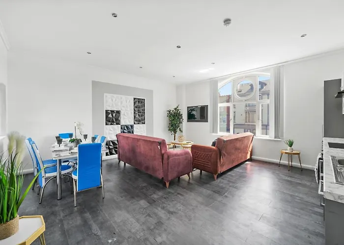 The Deluxe Apartments Of Blackpool - Gym - Cinema Room